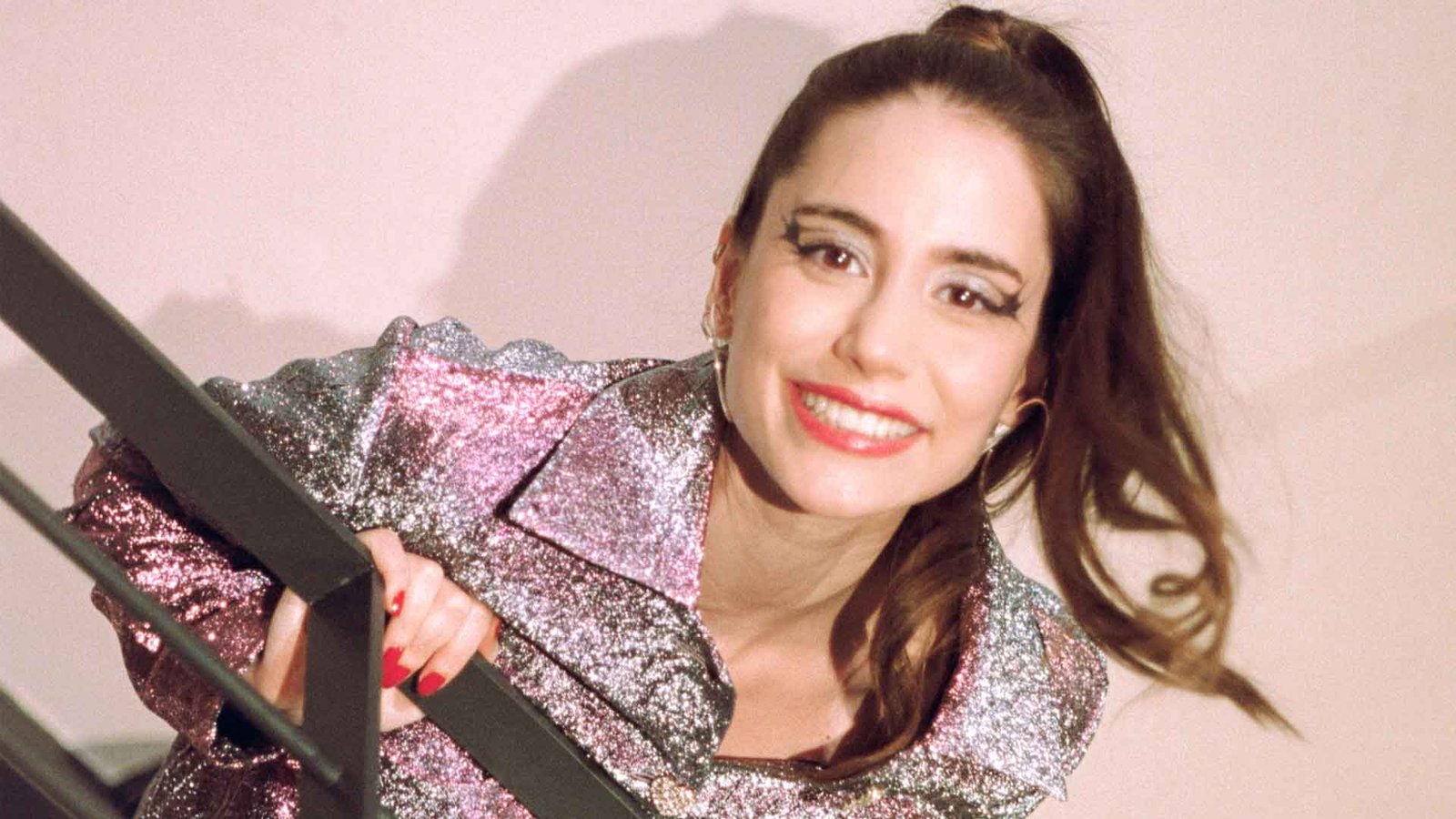 Sena İris'in Derin Duyguları 'kirpiklerine Kadar' Şarkısında Buluşuyor Dinleyicileri Melodik Bir Yolculuğa Çağırıyor (2)