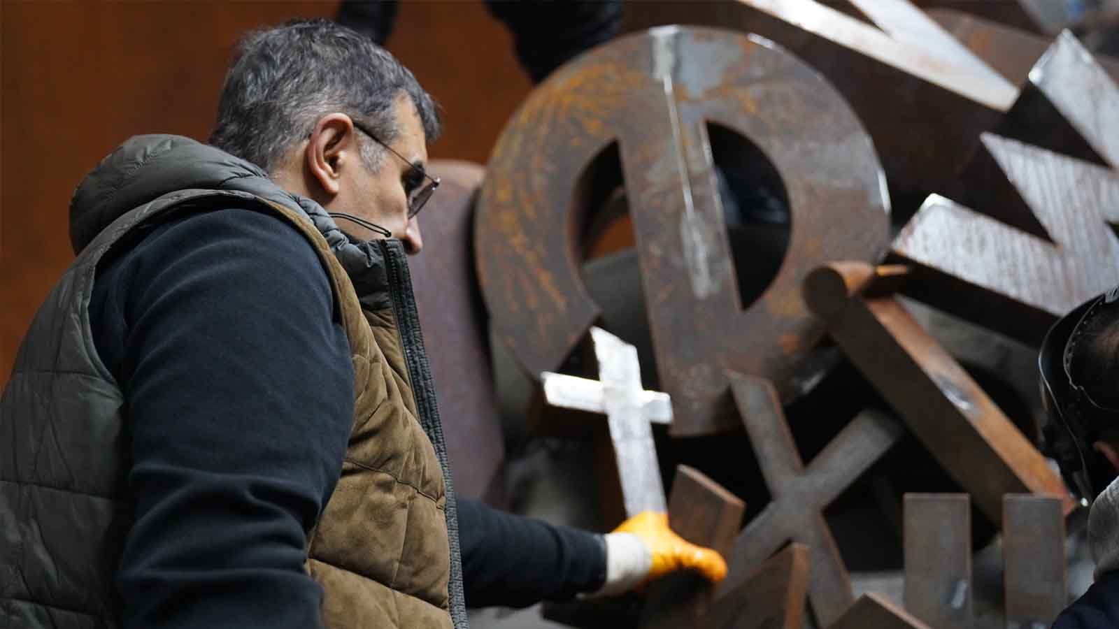 Ahmet Güneştekin’in Yeni Sergisi: Göç, Bellek ve Sanat