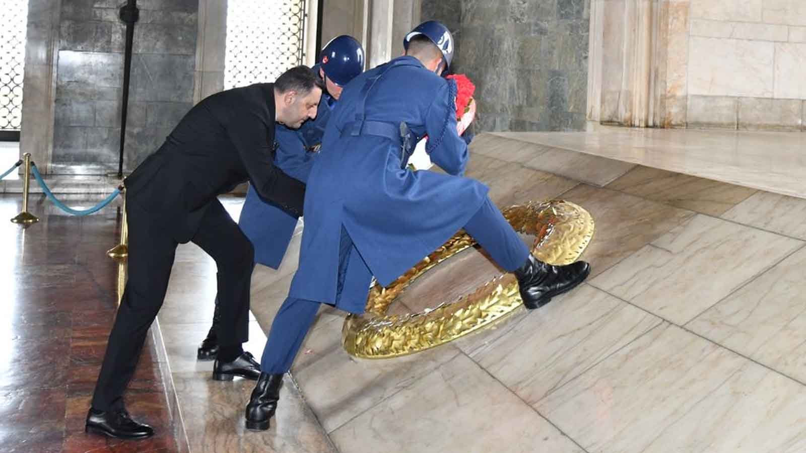 İlelebet beşiktaşlılar derneği’nden anıtkabir’de Çelenk töreni (1)