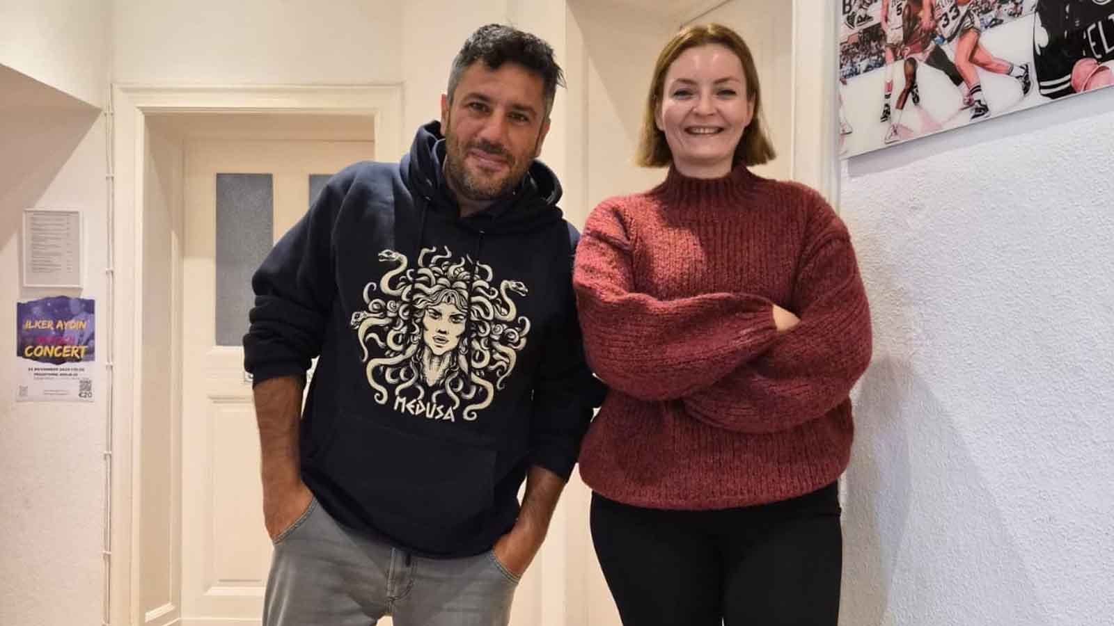 İki kültür arasında kalmadım, İki kültürü sahiplendim doktor müzisyen İlker aydın