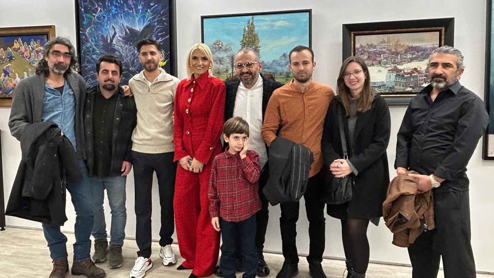 Cubart Gallery'den Görkemli Açılış 47 Usta Sanatçının Eserleri Sanatseverlerle Buluştu