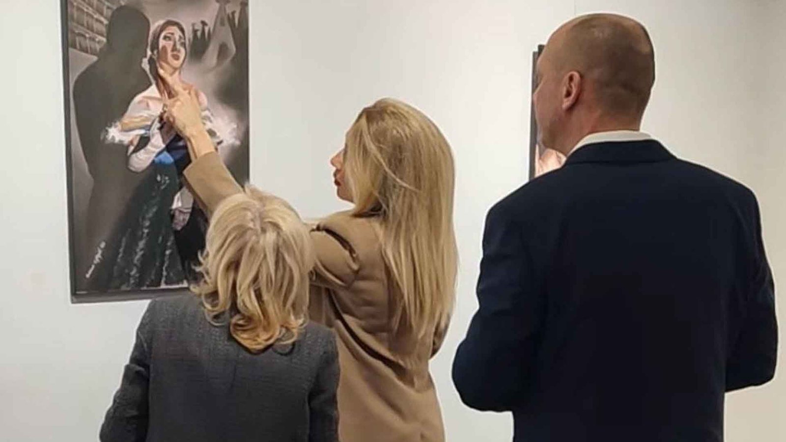 Milan Panič küratörlüğünde, Belgrad Galerija ‘73’te Aslıhan Çiftgül Rüzgârı “Bakış Kalır Geriye…”