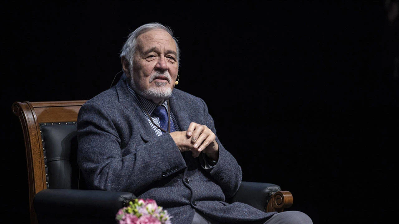 TARİHİN YAŞAYAN HAFIZASIVE TÜRK KÜLTÜRÜNÜN REHBERİPROF. DR. İLBER ORTAYLI’YI KAYBETMENİNDERİN ÜZÜNTÜSÜ İÇERİSİNDEYİZ